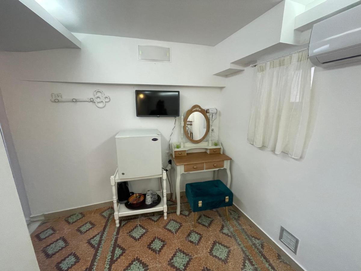فندق Burgos Barrio Naxos City المظهر الخارجي الصورة