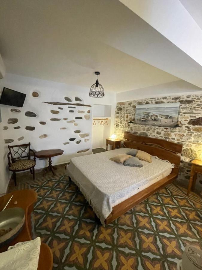 فندق Burgos Barrio Naxos City المظهر الخارجي الصورة