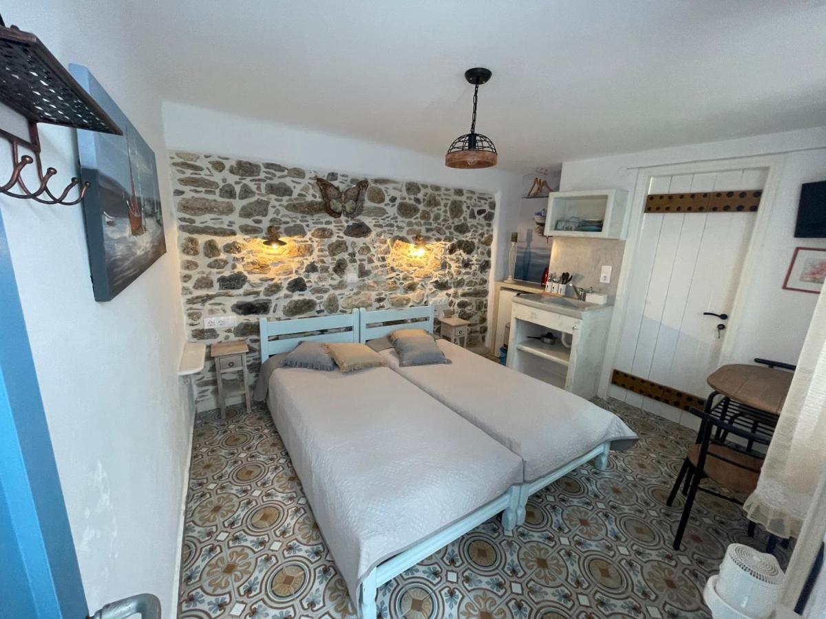 فندق Burgos Barrio Naxos City المظهر الخارجي الصورة
