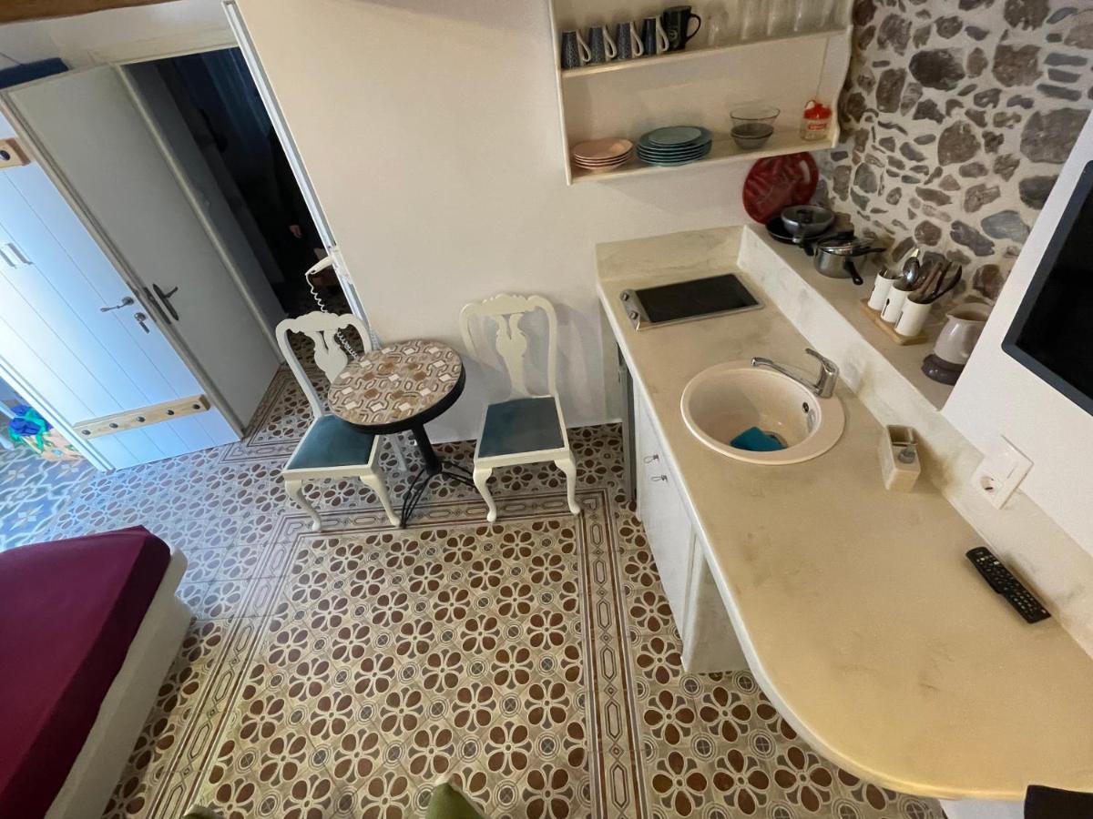 فندق Burgos Barrio Naxos City المظهر الخارجي الصورة