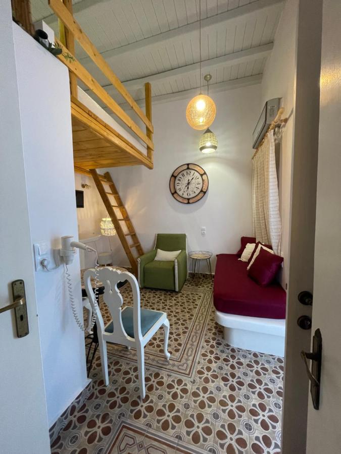 فندق Burgos Barrio Naxos City المظهر الخارجي الصورة