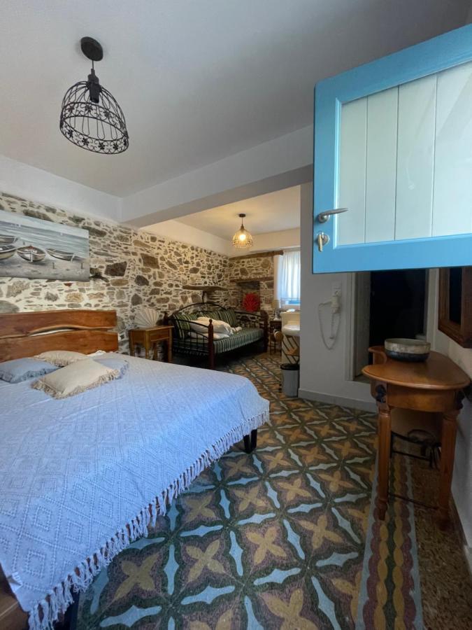 فندق Burgos Barrio Naxos City المظهر الخارجي الصورة