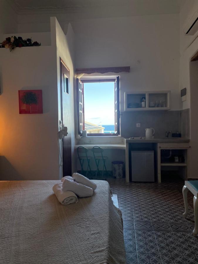 فندق Burgos Barrio Naxos City المظهر الخارجي الصورة