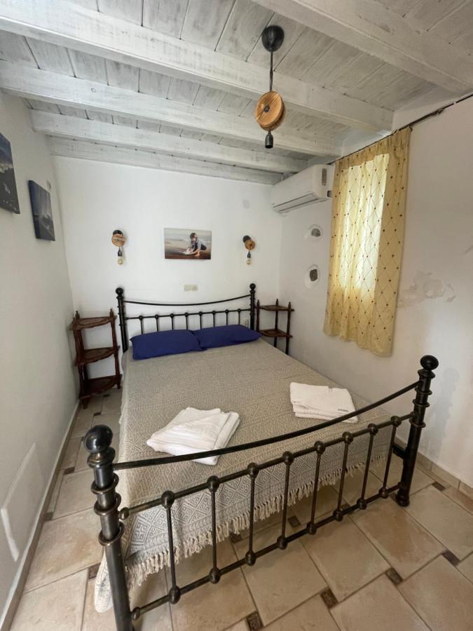فندق Burgos Barrio Naxos City المظهر الخارجي الصورة