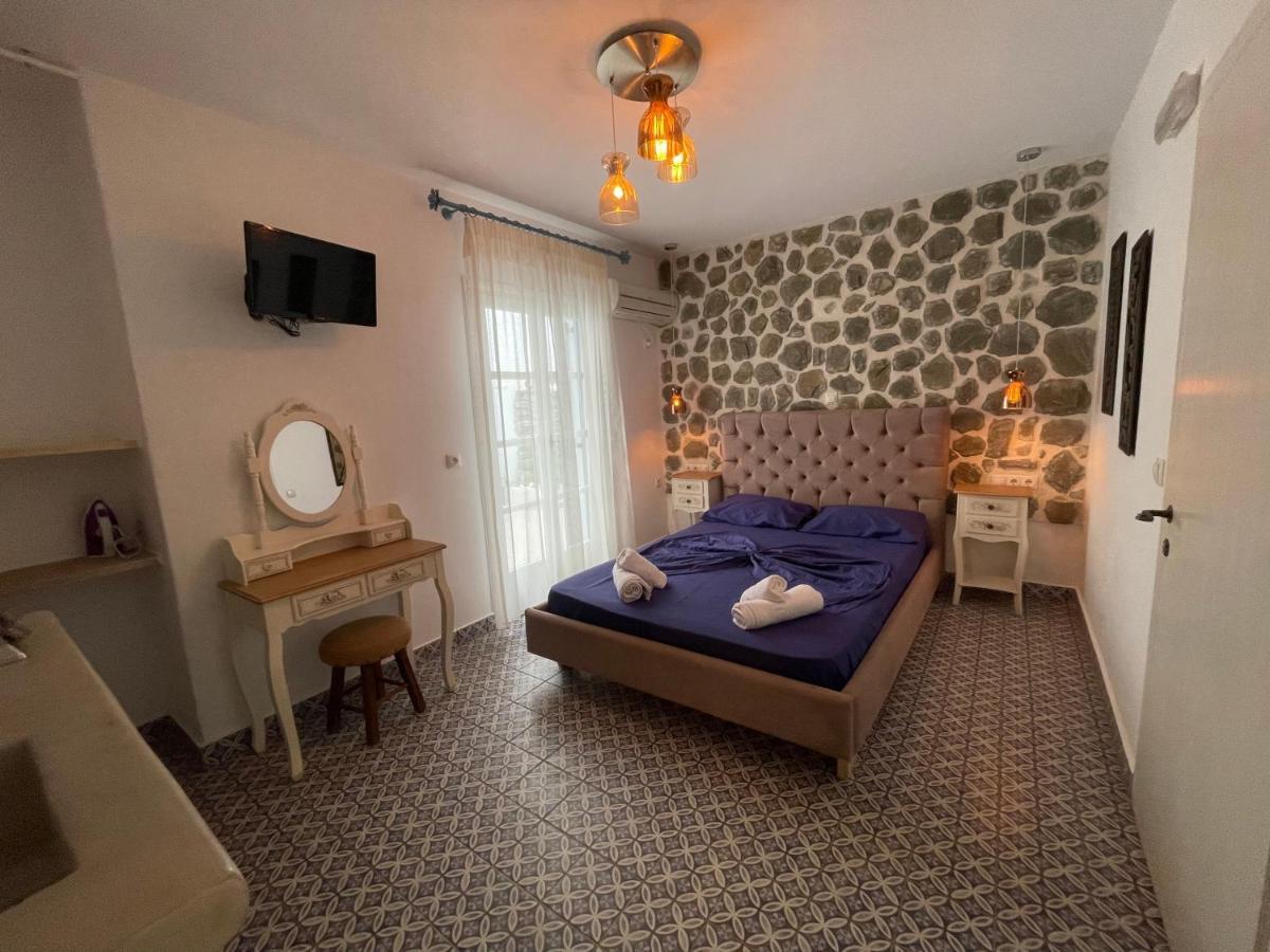 فندق Burgos Barrio Naxos City المظهر الخارجي الصورة