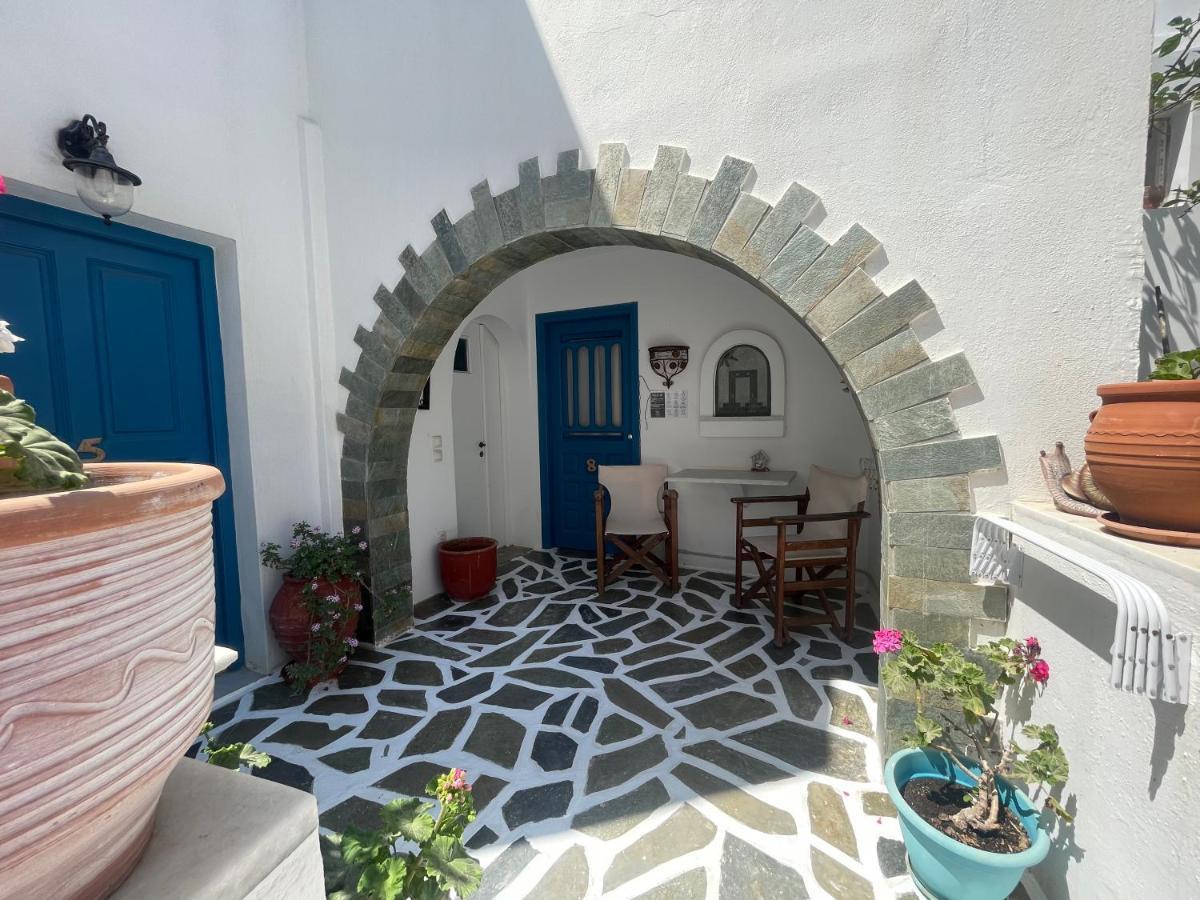 فندق Burgos Barrio Naxos City المظهر الخارجي الصورة