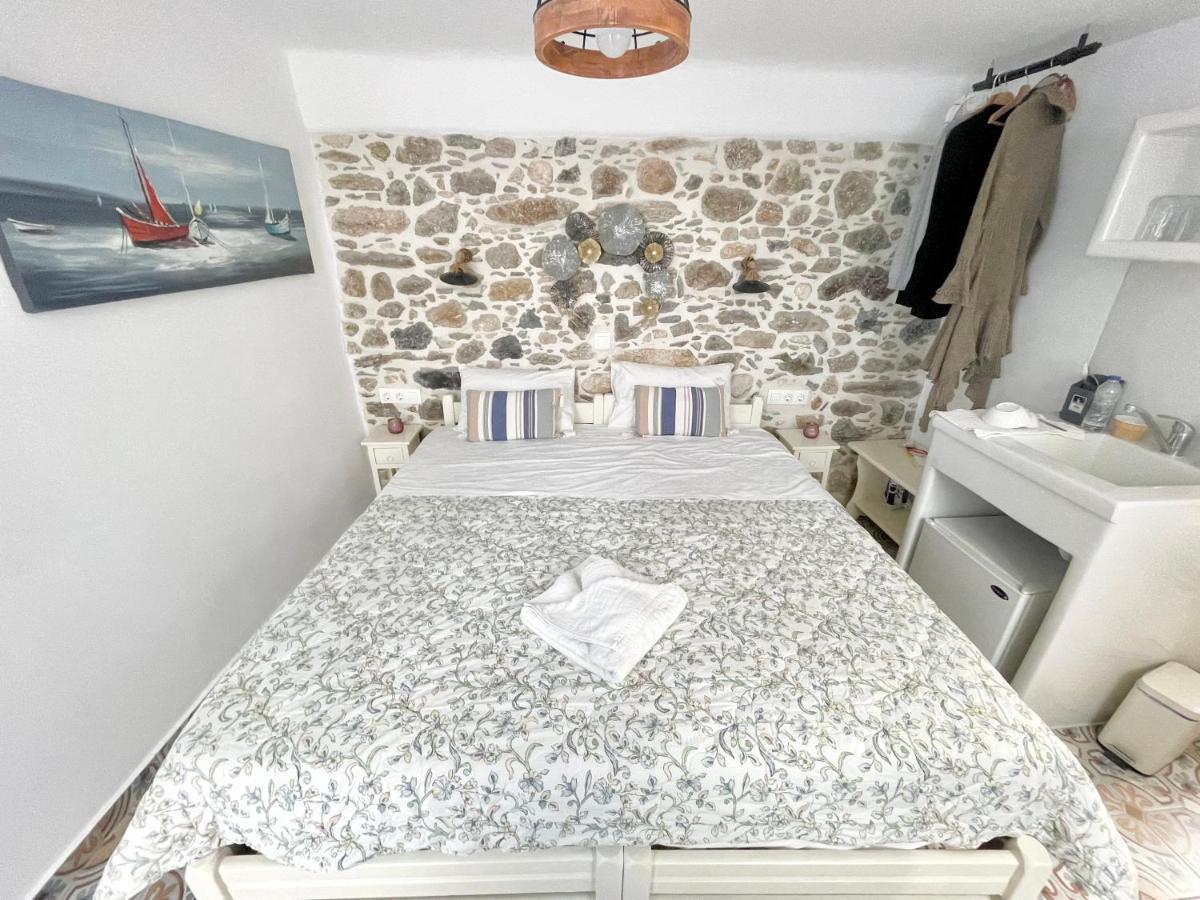 فندق Burgos Barrio Naxos City المظهر الخارجي الصورة